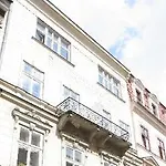 Anny 5 Aparthotel