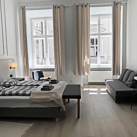 Anny 5 מלון דירות 4*