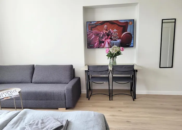 Anny 5 アパートホテル 4*