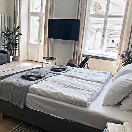 Lejlighedshotel Anny 5 *
