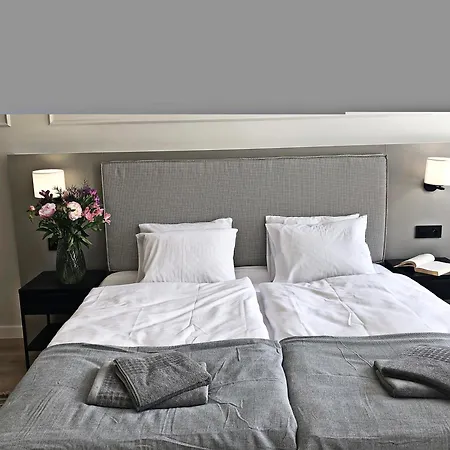 Anny 5 Aparthotel *